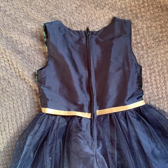 Dress - Picture 5 of 5